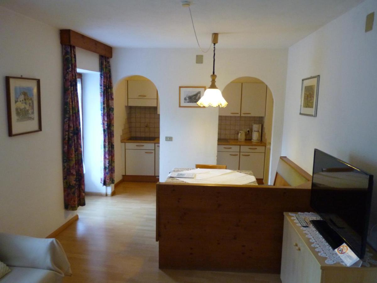 Schlosshof Zu Montani Morter Extérieur photo