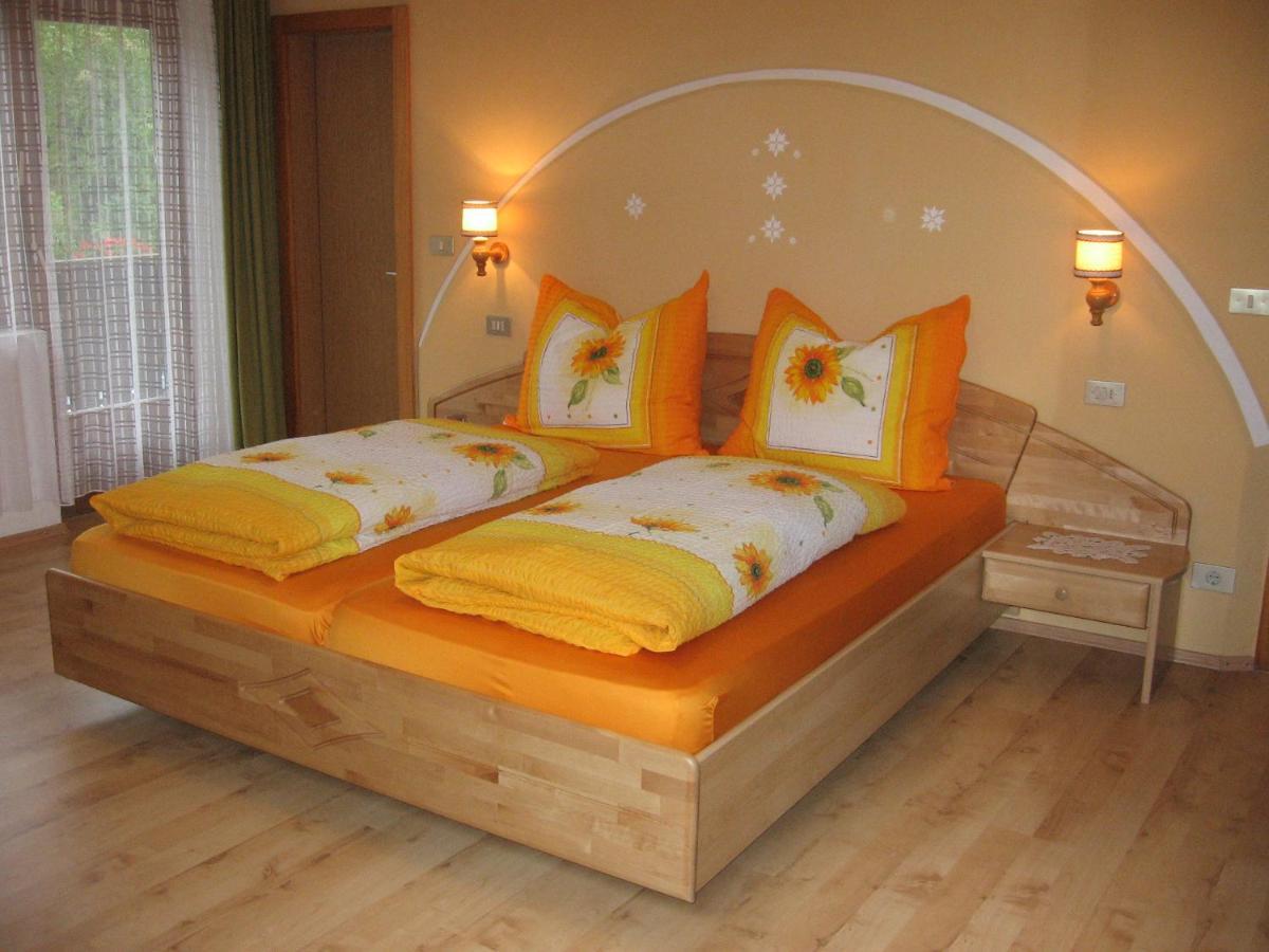 Schlosshof Zu Montani Morter Extérieur photo